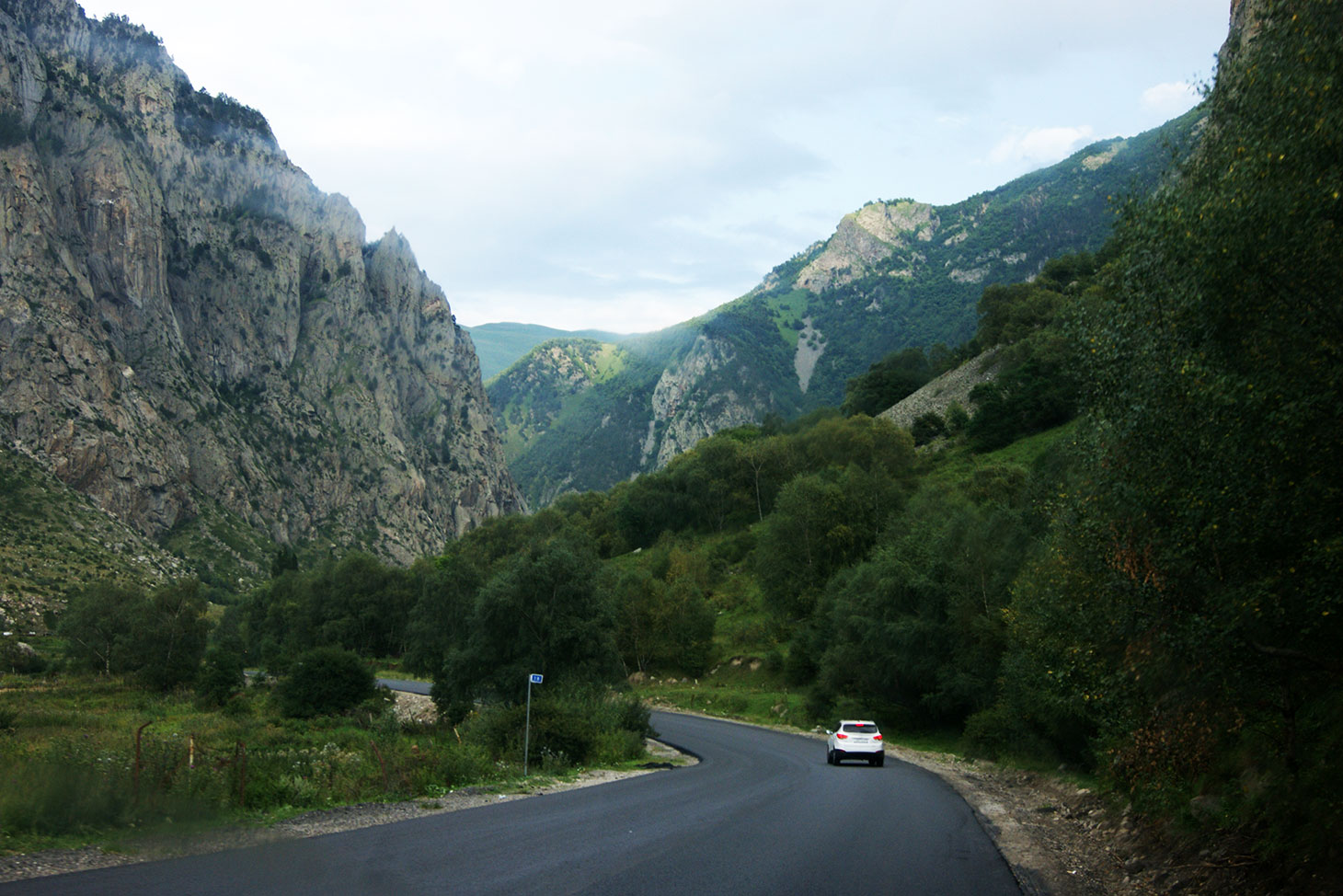 hitchhiking kaukaz